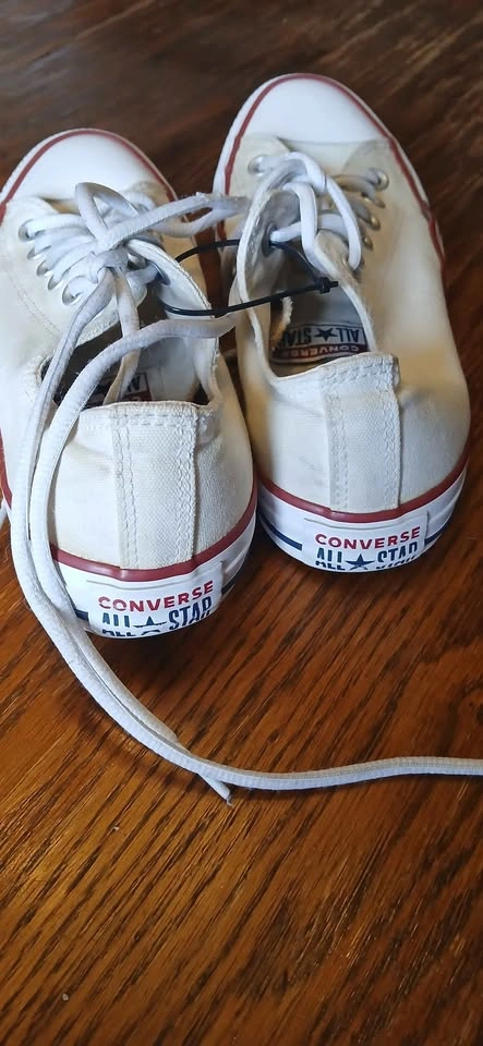 Women's size 7 converse - photo 2