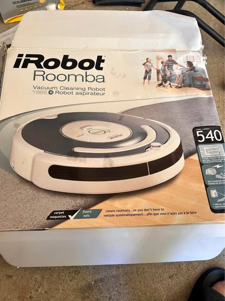 iRobot Roomba 540 Vacuum Cleaning Robot thumbnail