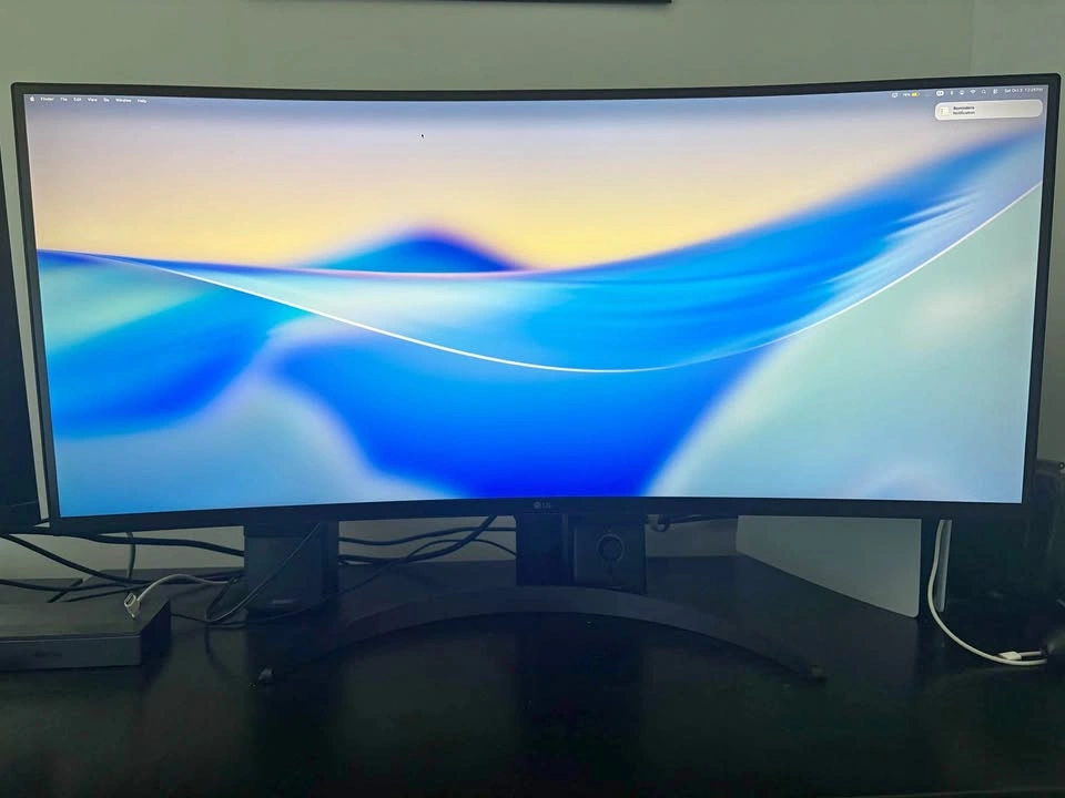 LG 34" Curved UltraWide Monitor (34WR50QK-B) – 1440p / 100Hz