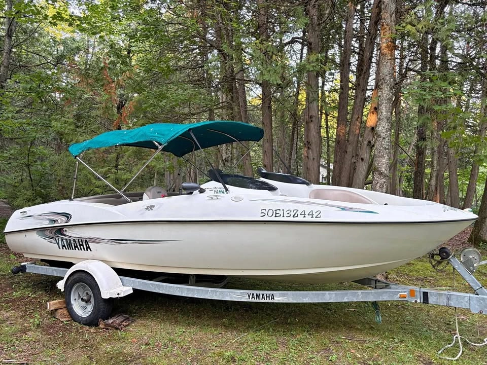2000 Yamaha LS 2000 Twin-Engine Jet Boat