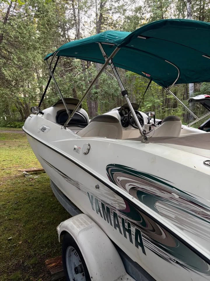 2000 Yamaha LS 2000 Twin-Engine Jet Boat - photo 2
