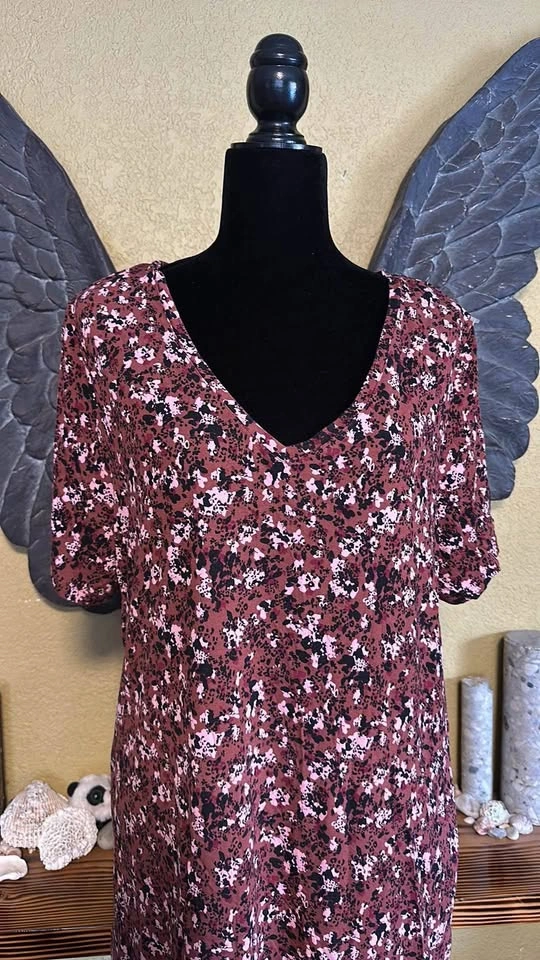 In every Story Floral VNeck Tee Shirt - photo 2