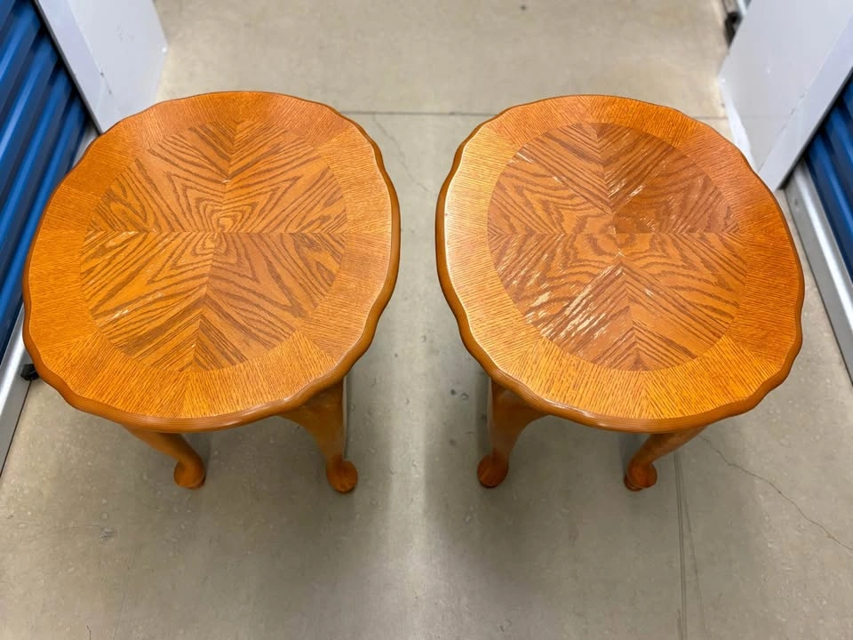 Pair of Wood Queen Anne Style End Tables - photo 3