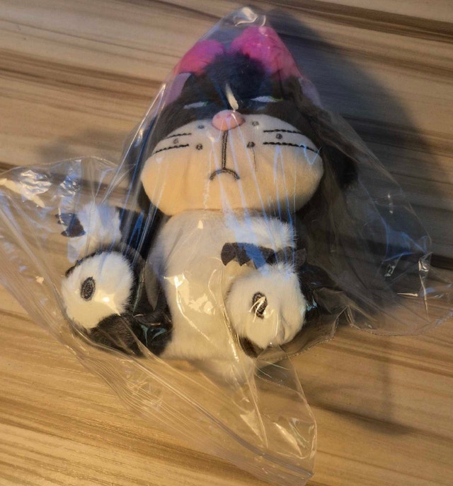 Purr-fect Grumpy Cat Plush with Pink Ribbon - photo 3