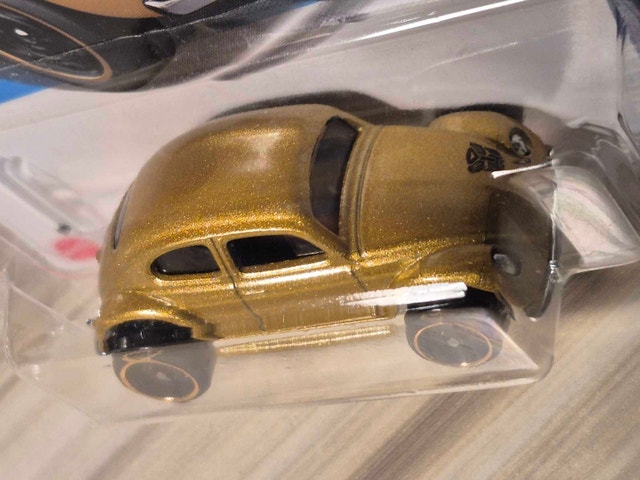 Hot Wheels Transformers BUMBLEBEE HW Screen Time - photo 3