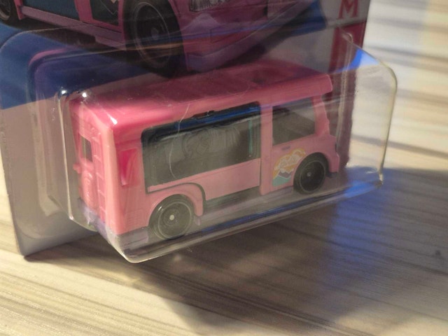 2026 Hot Wheels Barbie Dream Camper - Pink - photo 3