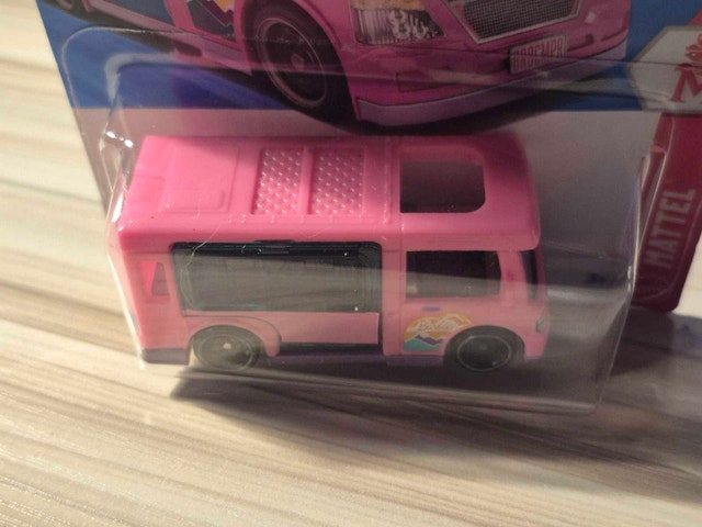 2026 Hot Wheels Barbie Dream Camper - Pink - photo 4