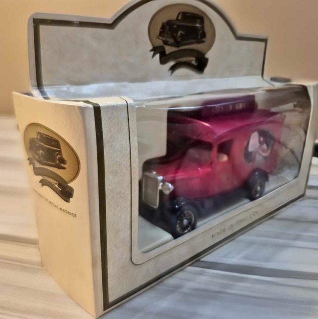 Lledo City of Ripon Vintage Die-Cast Model Van Made in England - photo 2