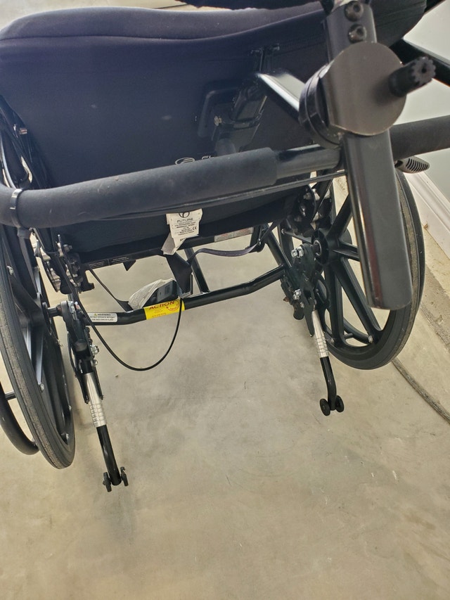 Oversized tilt wheelchair - photo 5