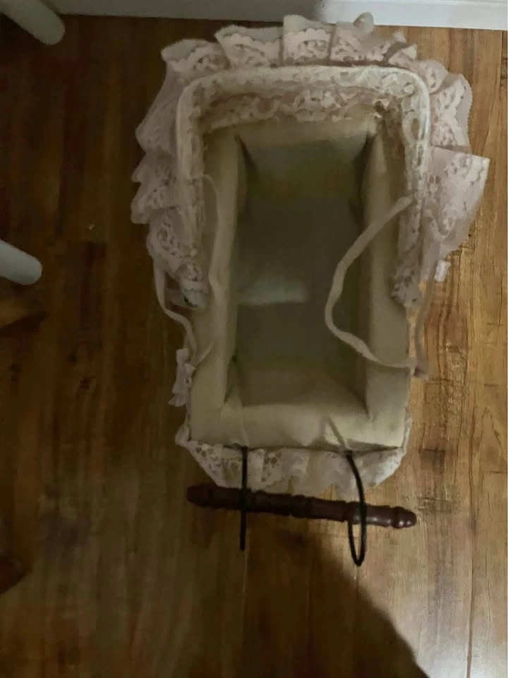 Small vintage/antique doll carriage