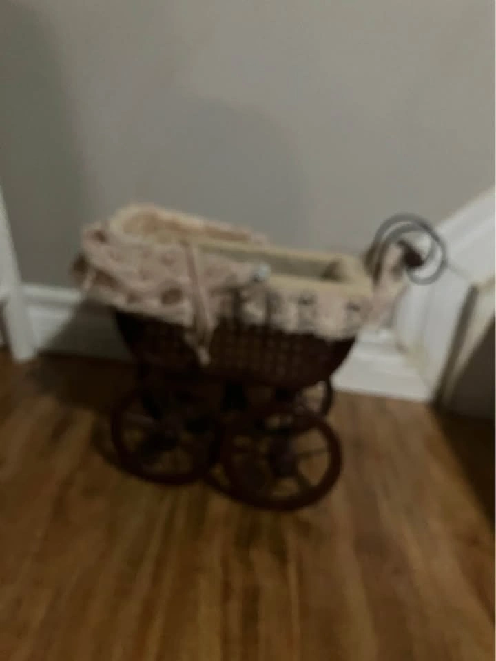 Small vintage/antique doll carriage - photo 3