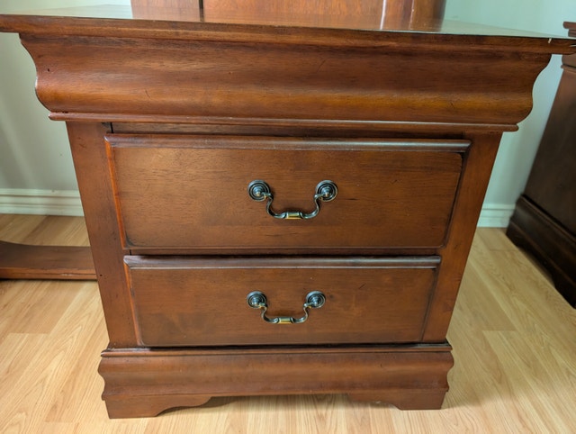 Solid Cherry Wood 4-Piece Queen Bedroom Set - photo 4