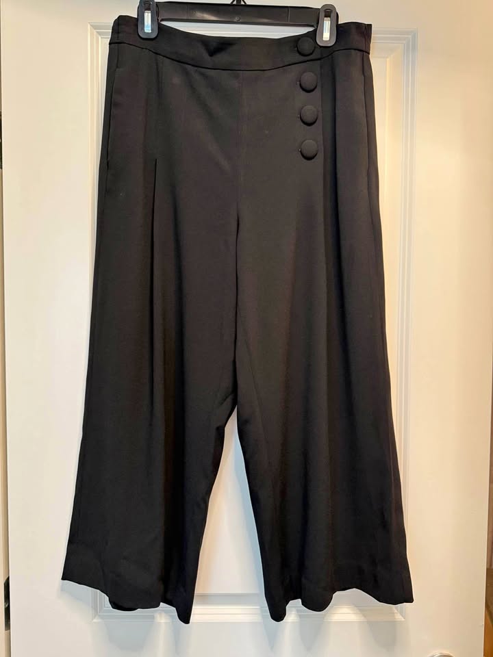 Babaton 3/4 culotte pants