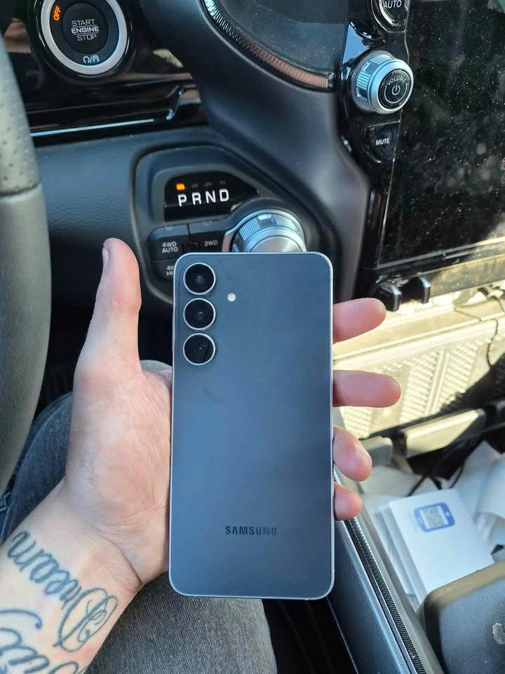 Samsung galaxy S25 FE - photo 3