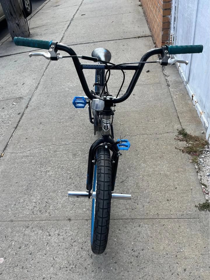 Mongoose Radical BMX Bike pick up only - photo 2