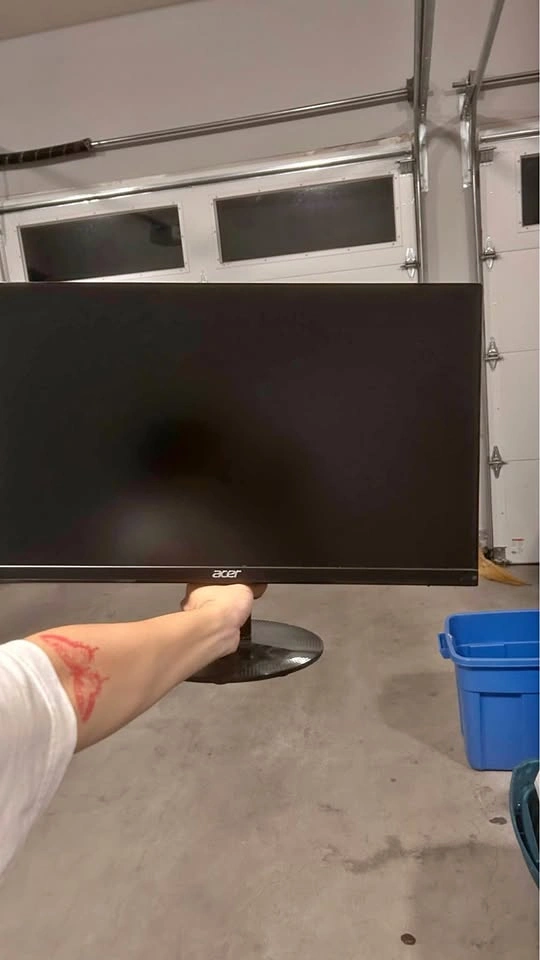 Acer Monitor + free speaker