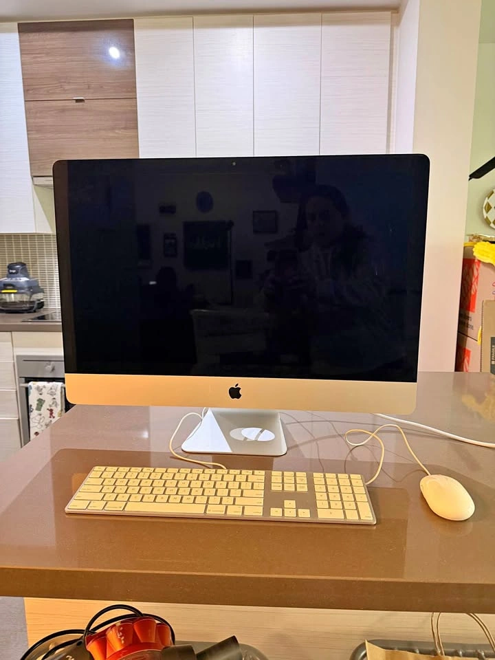 Apple iMac 27” – Core i7 – 32GB RAM – Includes Keyboard & Mouse