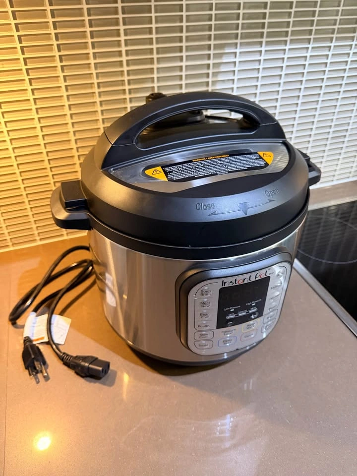 Instant Pot Duo 7-in-1 – 6 Quart – Excellent Condition - photo 2