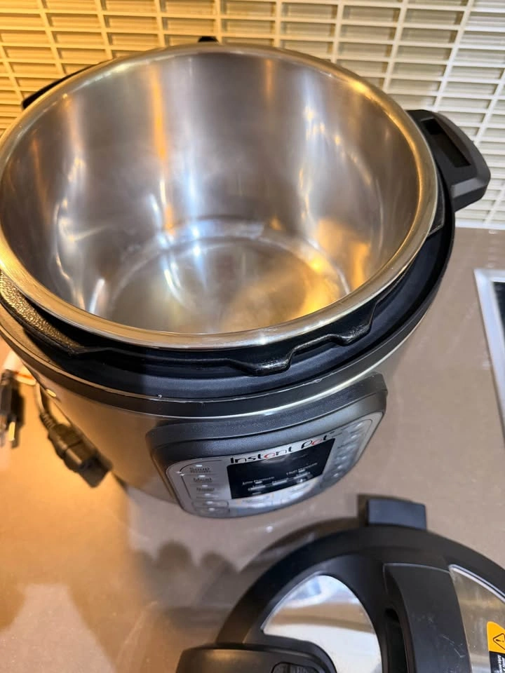 Instant Pot Duo 7-in-1 – 6 Quart – Excellent Condition - photo 4