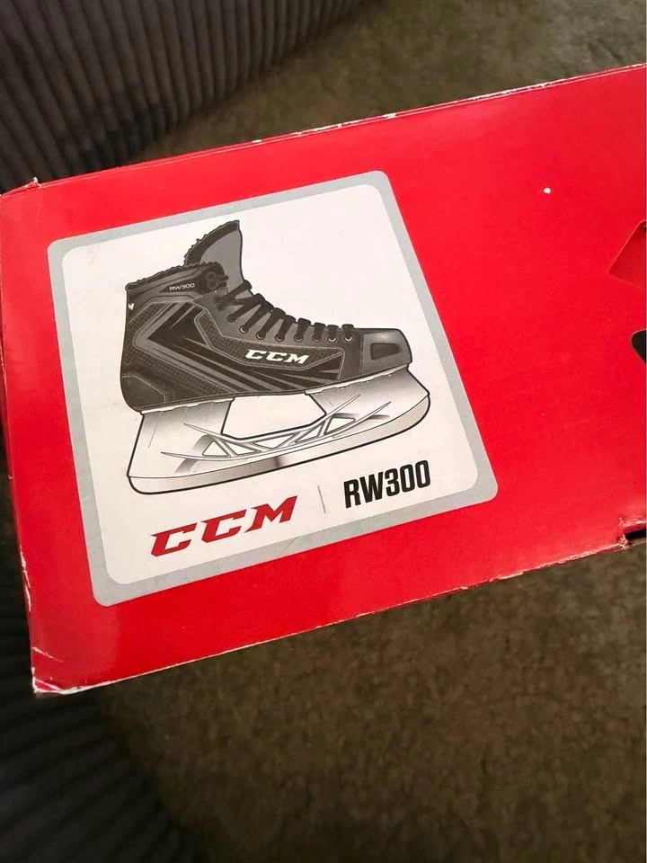 CCM RW300 Ice Skates – Size US 8.5 / EU 42 / 26 cm – Like New - photo 3