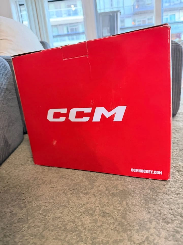 CCM RW300 Ice Skates – Size US 8.5 / EU 42 / 26 cm – Like New - photo 5