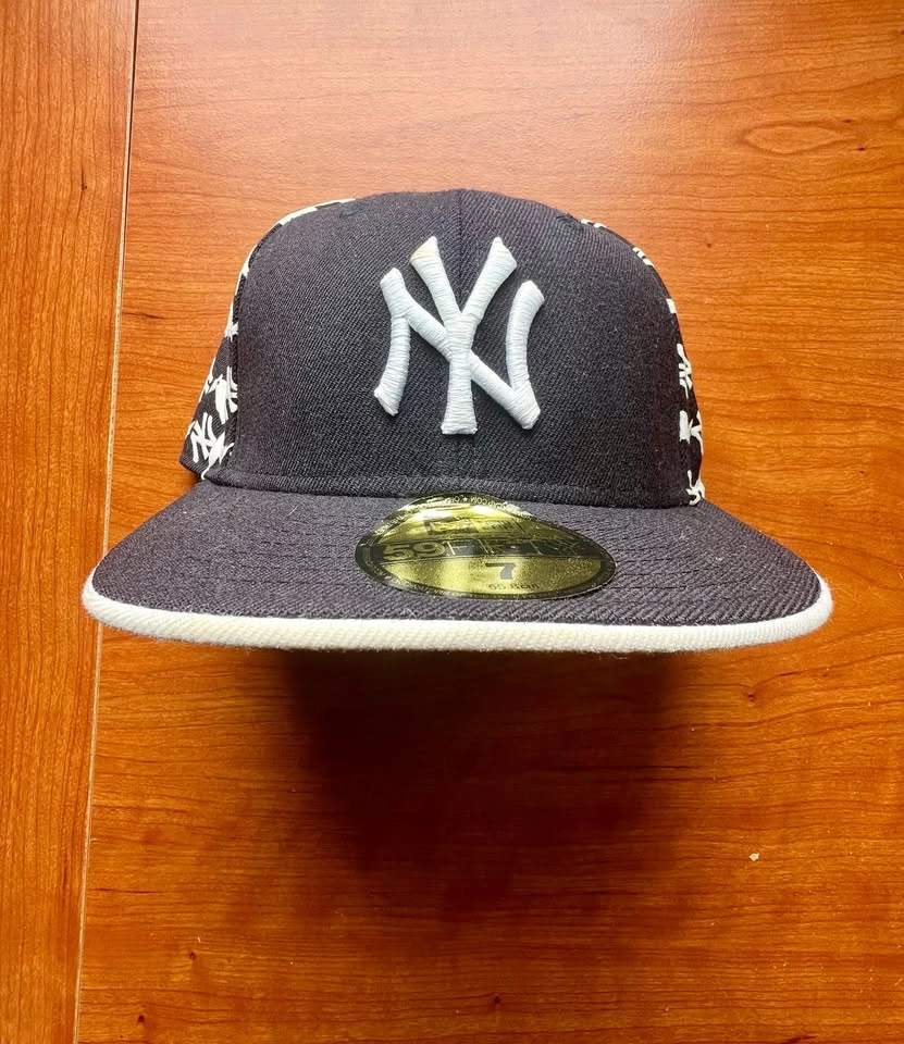📍 New Era NY Yankees Fitted Hat (Size 7) – Like New!