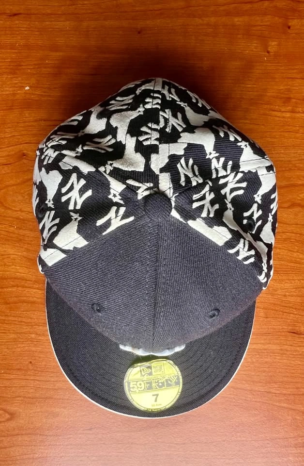 📍 New Era NY Yankees Fitted Hat (Size 7) – Like New! - photo 2