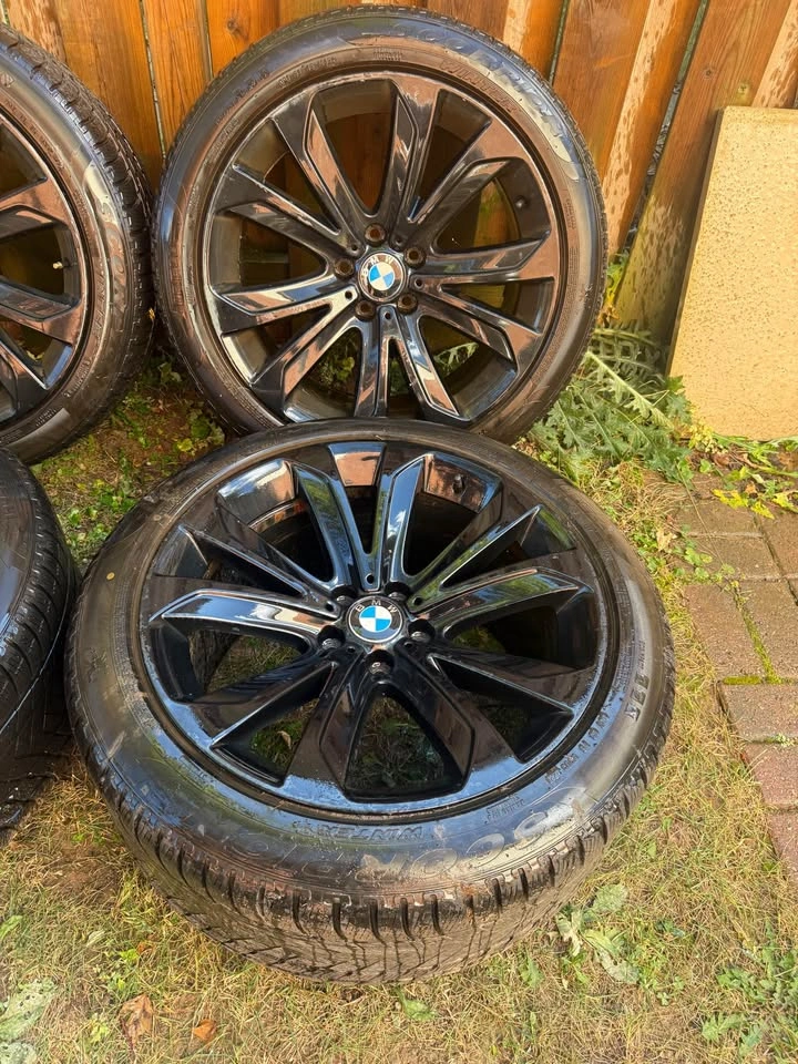 Set of OEM 20” Staggered BMW X5/X6 Rims On Pirelli Scorpion Wint - photo 2