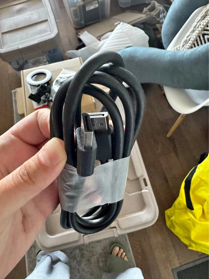 DisplayPort Cable