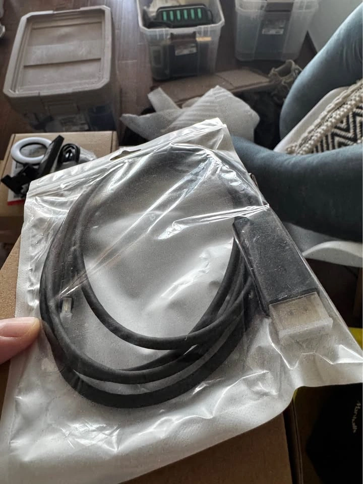DisplayPort to Mini DisplayPort Cable - photo 2
