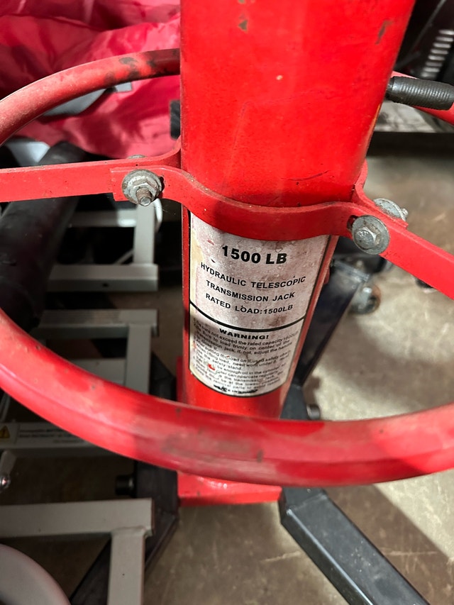 1500 LB Hydraulic Telescopic Transmission Jack