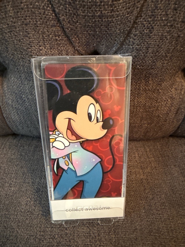 Disney FiGPiN Mickey Mouse 773 - photo 2