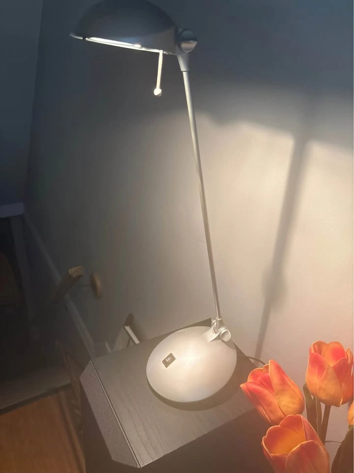 Vintage Y2K Minimalist Halogen Silver Desk Lamp - photo 5