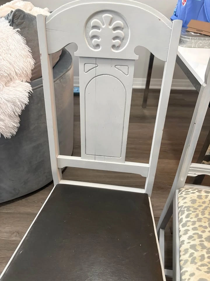 4 Refinished Chairs - photo 3