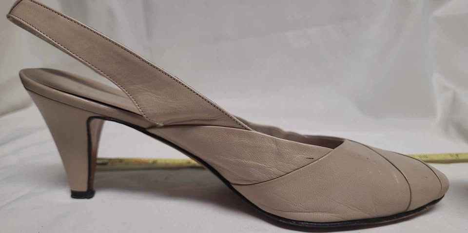 Italian Leather Slingback Heels Beige Size 39 - photo 2