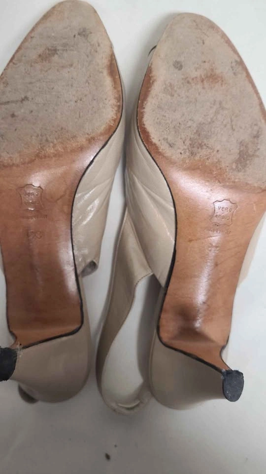 Italian Leather Slingback Heels Beige Size 39 - photo 3