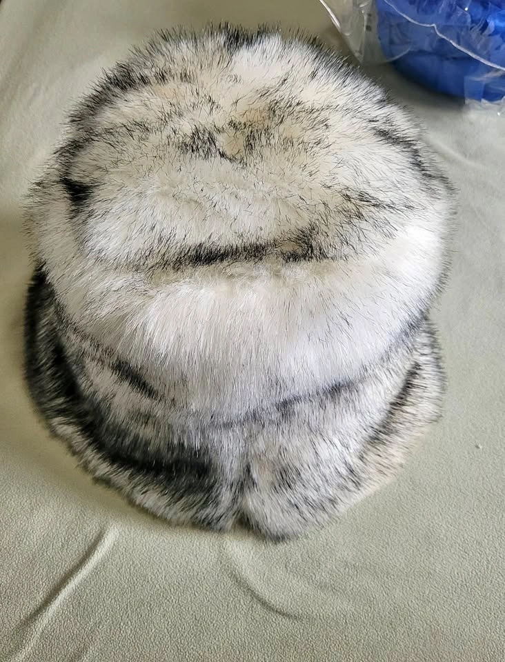 White & Black fluffy whiter bucket hat