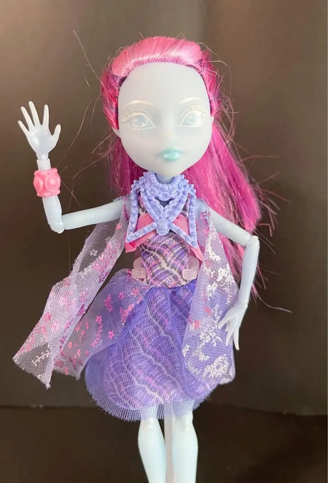 Monster High Kyomi Haunterly Student Spirits Doll image indicator(2)