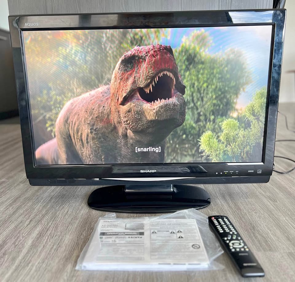 32” SHARP Aquos TV