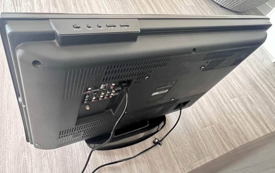 32” SHARP Aquos TV - photo 4