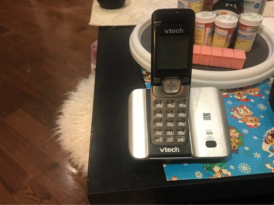 iHome Clock Radio, RCA Alarm Clock, and VTech Cordless Phone - photo 3