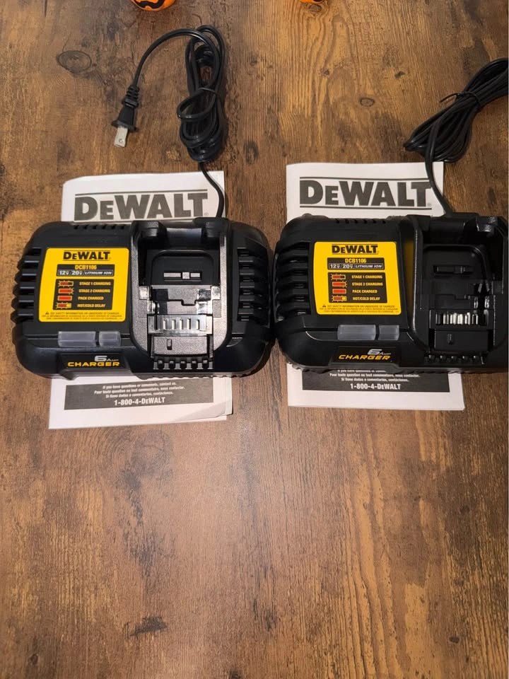 DEWALT DCB1106 12V/20V 6 Amp FAST CHARGER - New - photo 3