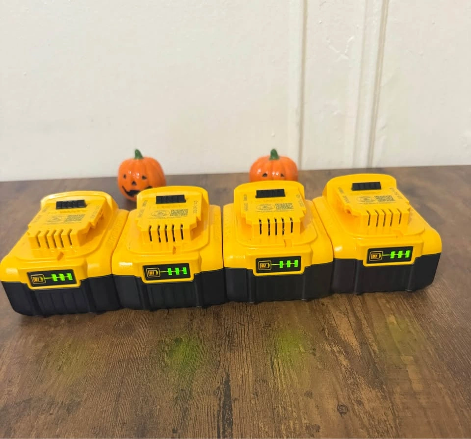 DEWALT 20V MAX XR 5.0Ah Battery - Full Charge - 100% Genuine - photo 3