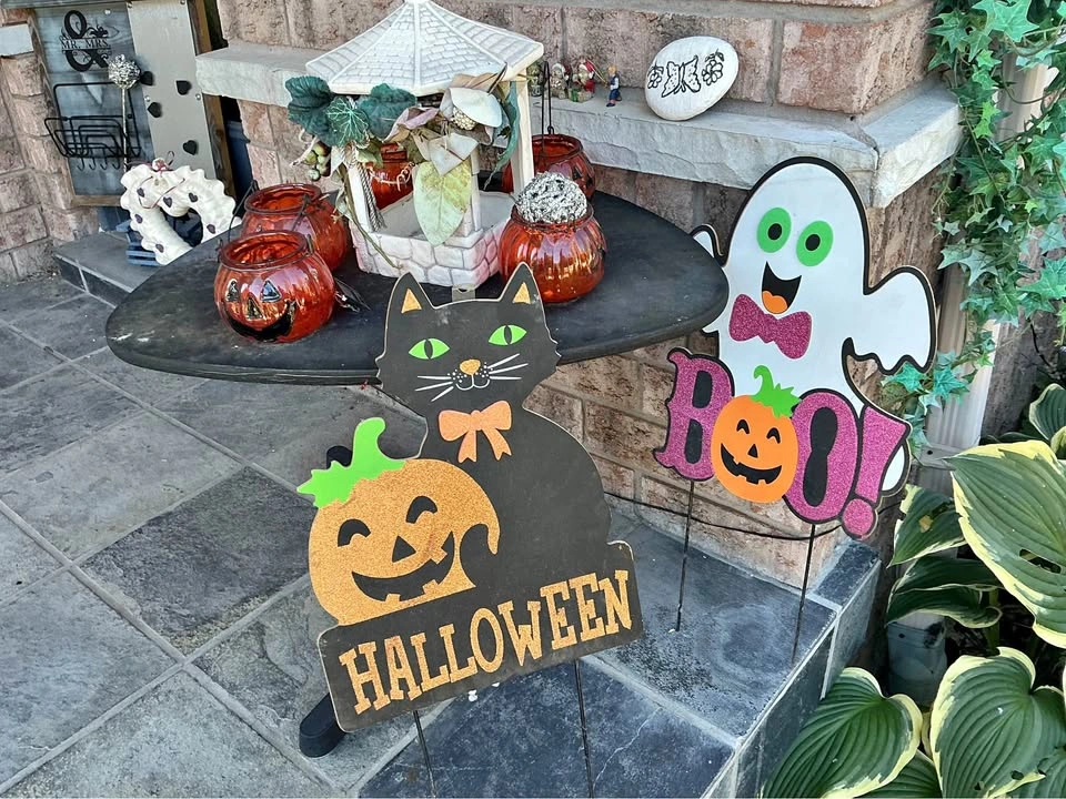 Halloween Decor Bundle - Yard Stakes and Pumpkin Lanterns