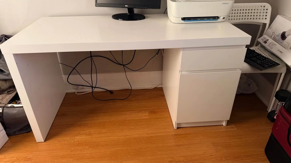 IKEA Malm Desk - photo 3