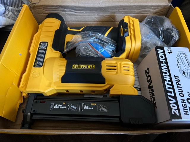 AlloyPower 20V Max 2-in-1 Cordless Brad Nailer & Stapler - photo 2