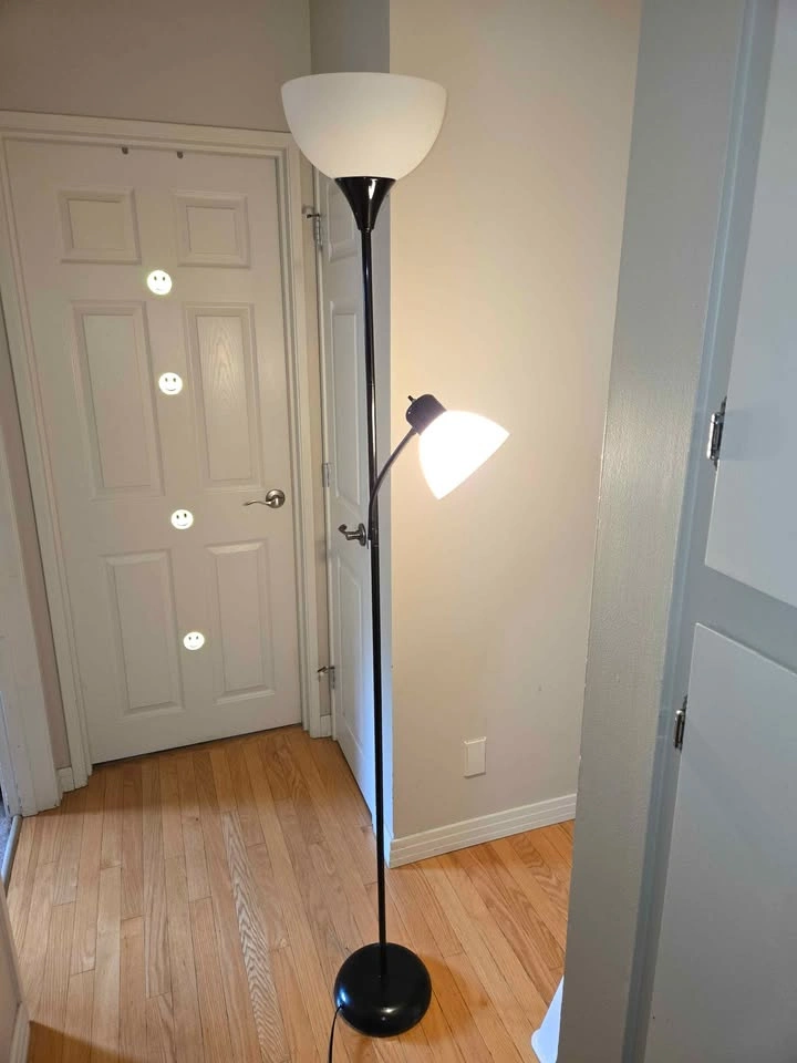 Tall Dual Floor Lamp with Reading Light – Works Great - photo 2