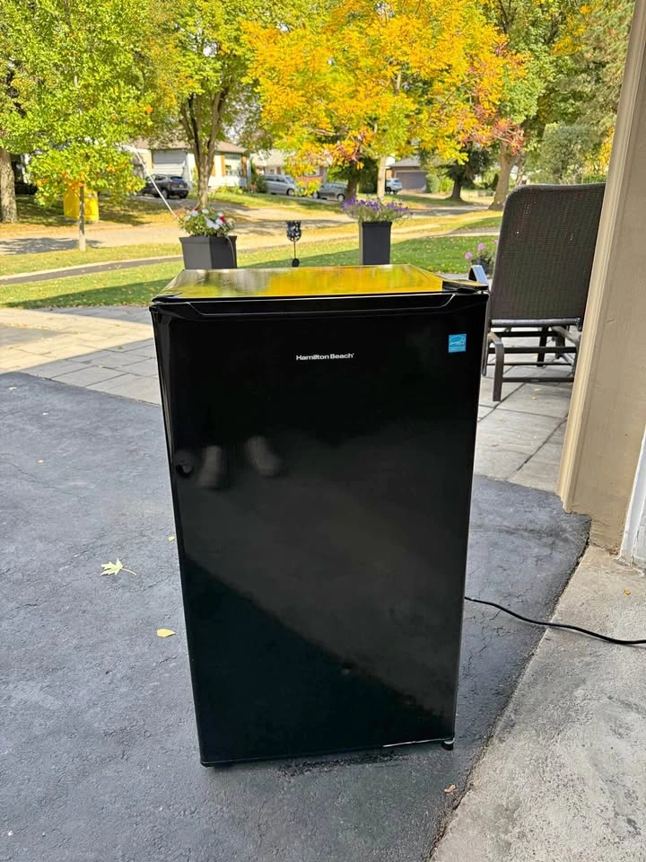 Hamilton Beach Mini Fridge Cooler