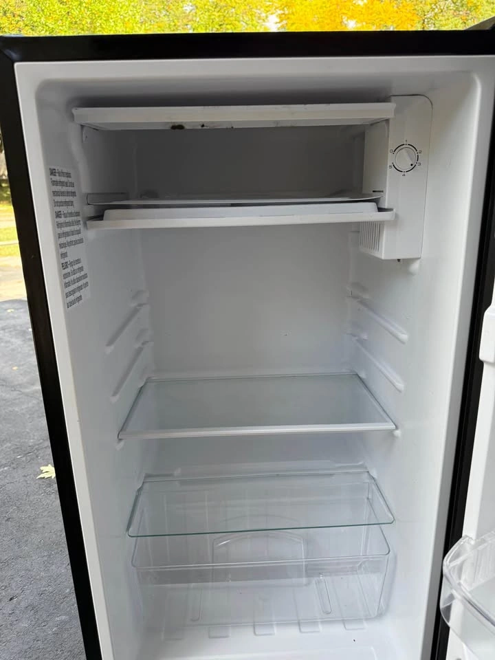 Hamilton Beach Mini Fridge Cooler - photo 3