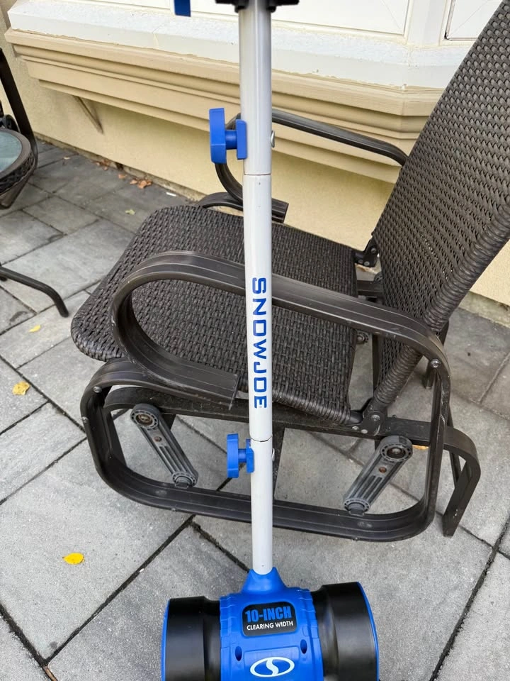 SnowJoe Corded 10 inch Snow Blower Shovel - photo 3